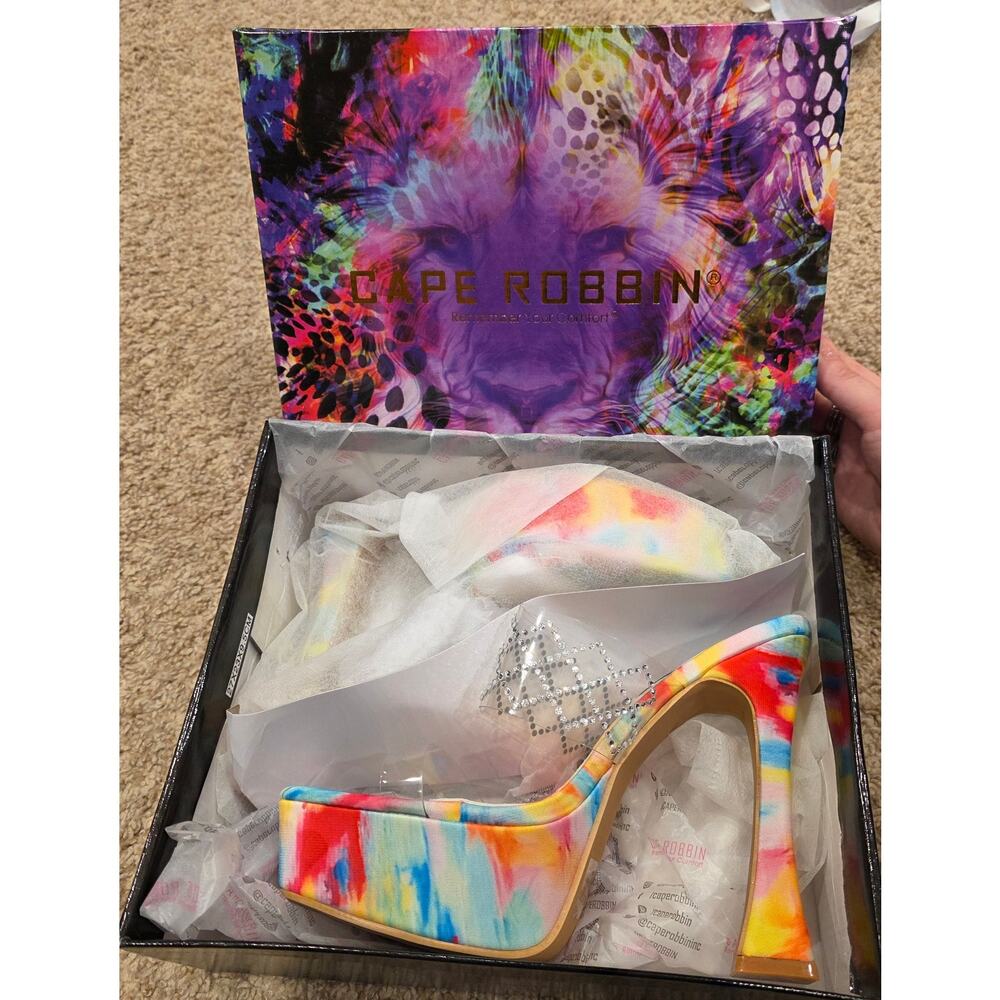 NIB Cape Robbin Rika clear rhinestone-accented straps platform flared heels sz 7 - Picture 2 of 8